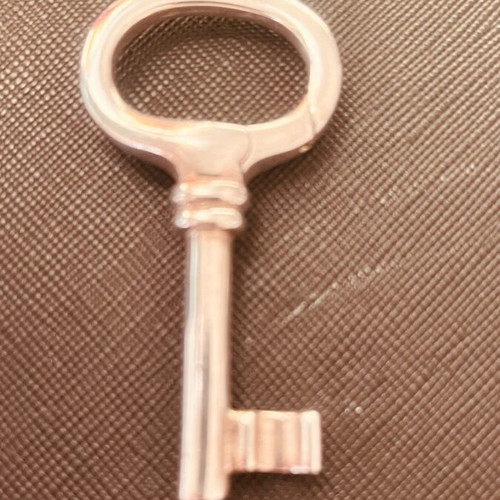 Silver 925 key-shaped key holder new