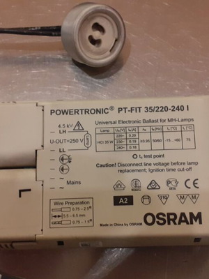 Transformer power supply used with socket for 35W ceramic lamps