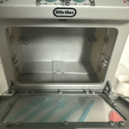 Little Tikes First Appliance oven used with accessories