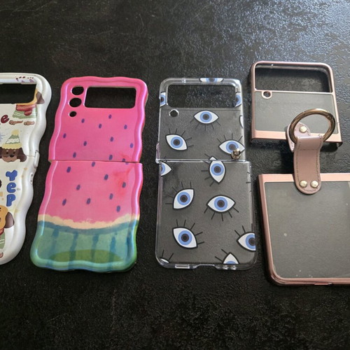 Samsung Flip 4 cases used, set of multiple