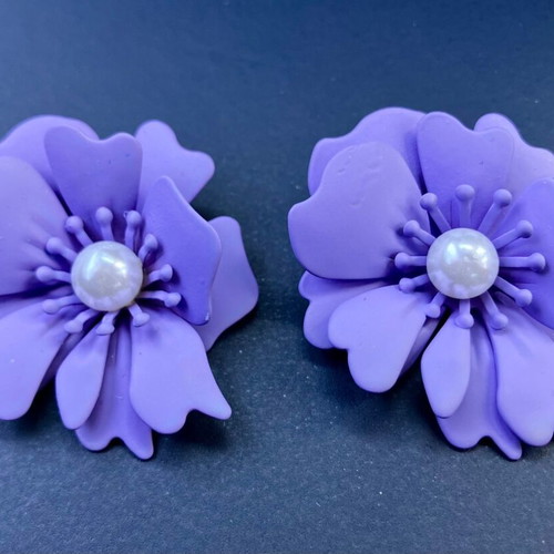 Purple flower earrings 100% new