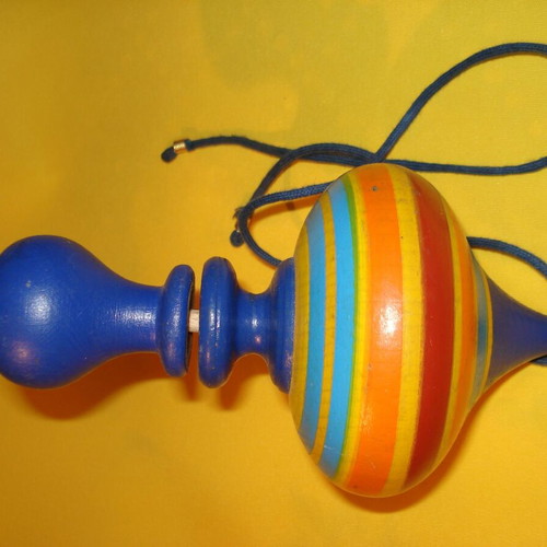 Wooden spinning top with string used 15.6cm-9cm