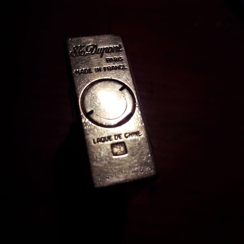 S.T.DUPONT lighter used with black Chinese lacquer