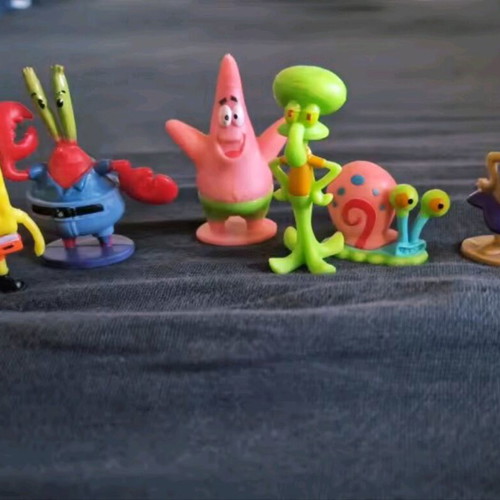SpongeBob 6 figures new, pack