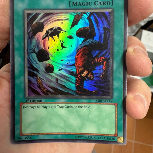 YU-GI-OH Heavy Storm Χρυσή 1st edition super rare σαν καινούργιο