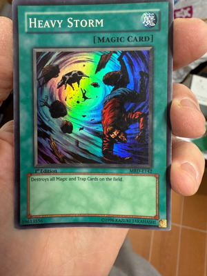 YU-GI-OH Heavy Storm Χρυσή 1st edition super rare σαν καινούργιο