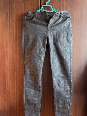 Vero Moda black pants with snake pattern size M like new