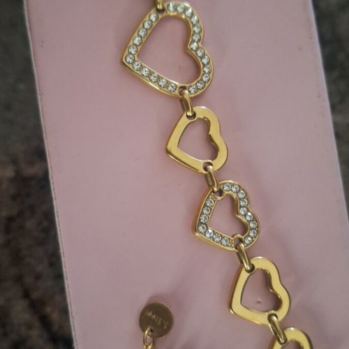Bracelet new, gold color with heart design