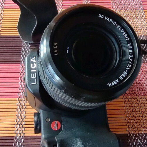 Leica V-Lux 1 κάμερα σαν καινούργια με 10.1 MP και ποιοτικό φακό
