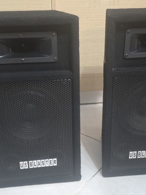 US Blaster 7400 Passive Floor Speakers like new