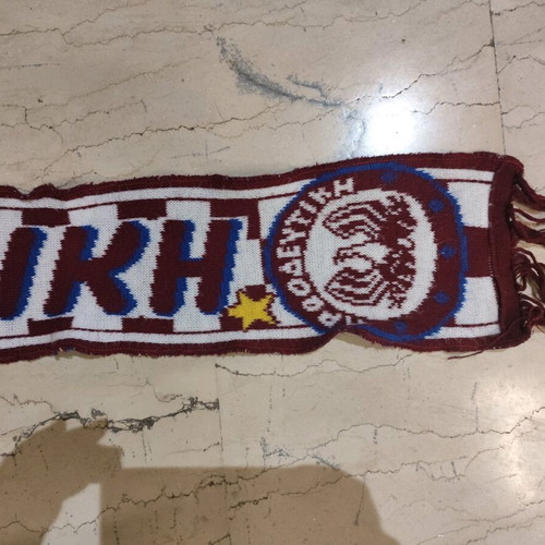 Proodeftiki scarf used