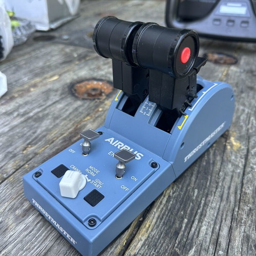 Thrustmaster TCA Quadrant Airbus joystick like new