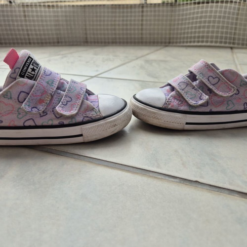 Converse All Star Rave Lilac Shoes with Hearts and Velcro Closure like new