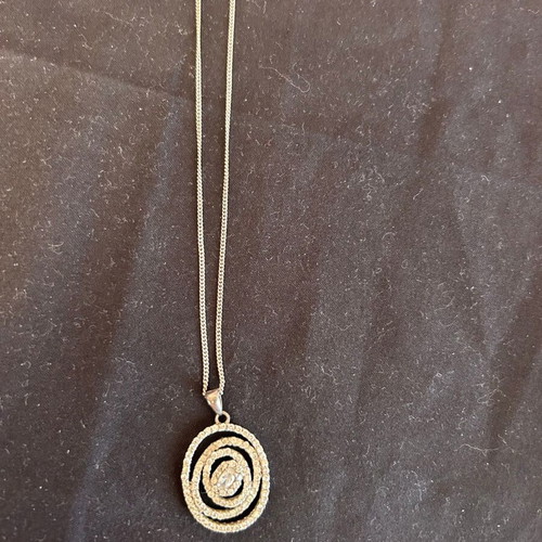 Silver 925 necklace with white stones like new
