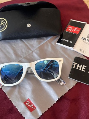 Ray-Ban Wayfarer RB2140 Rare Prints Special Series #8 London Edition used