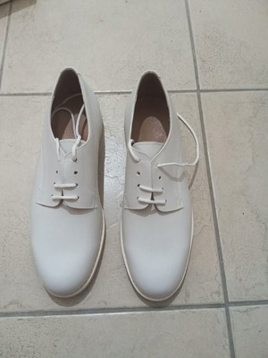 White leather shoes pair size 44