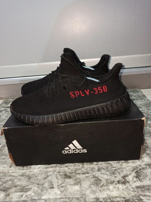 Adidas Yeezy Bred αθλητικά νούμερο 43 σαν καινούργια, μαύρα