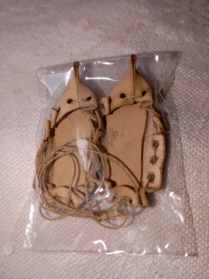 Σουβενίρ βίντατζ τσαρούλια νέα, χειροποίητα από δέρμα