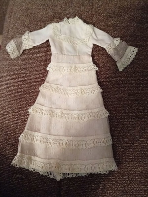 Sindy Pedigree 1977 clothing like new