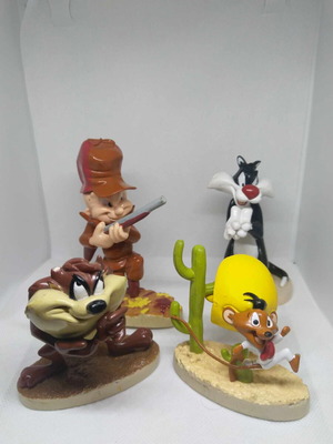 Looney Tunes Deagostini figures set of 4 used