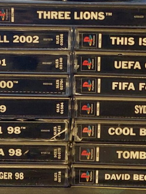 Playstation 1 πακέτο μεταχειρισμένο με 15 παιχνίδια