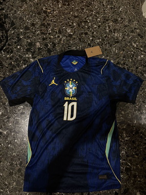 Neymar Jr 10 World Cup away kit Jordan μέγεθος Medium σαν καινούργιο