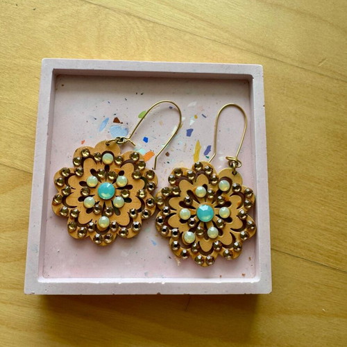 Cute earrings like new, multicolored
