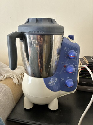 Iber Gourmet kitchen robot used with recipe book