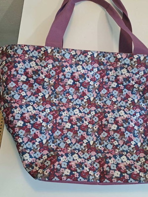 Reisenthel Spacious Shopper Shoulder Bag in Purple, like new