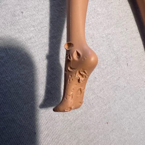 Ever After High Briar Beauty doll used with damaged leg