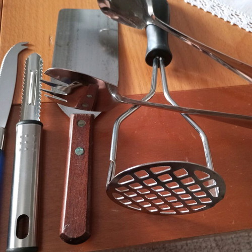 Kitchen tools set like new