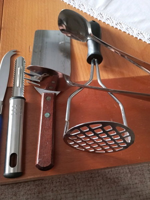 Kitchen tools set like new