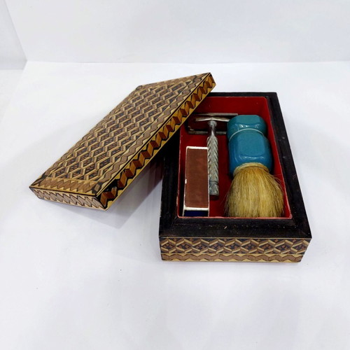 Vintage shaving set used