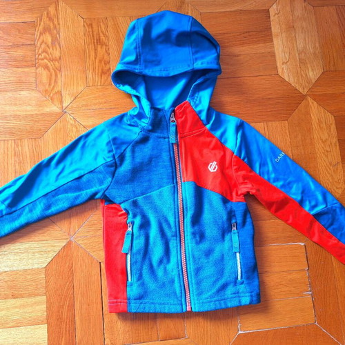Dare2B sports jacket with hood for boys and girls, like new