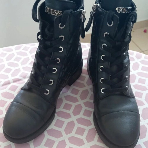 Guess black quilted ankle boots size 36 like new