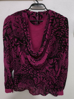 Set of 2 women's blouses like new size M