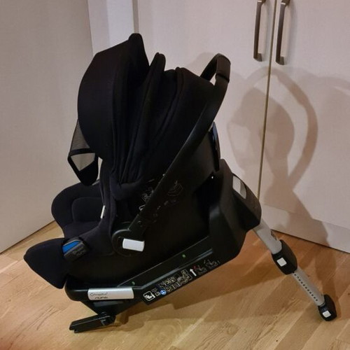 Bugaboo Turtle by Nuna baby car seat with ISOFIX base used