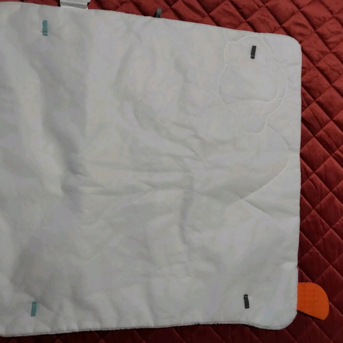 Soft baby play mat like new, washable