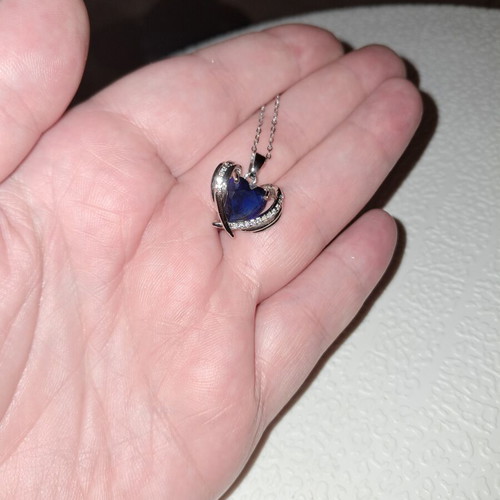 Heart-shaped necklace with blue zirconia, steel