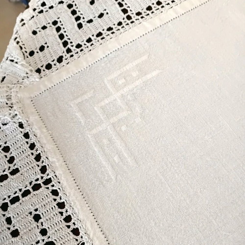 Large tablecloth with handmade cross lace, cotton, like new, white