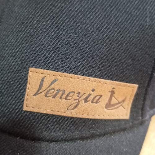 Venezia hat black with brown leather, like new