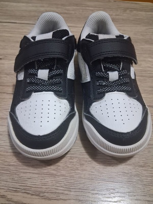 Decathlon kids sneakers size 28 used, black and white