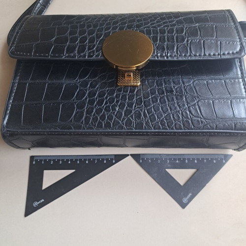 Tamaris crossbody bag like new, black croco texture