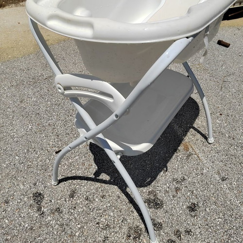 Cam Kit Bagno Baby Bath Set used with folding aluminum base and shelf