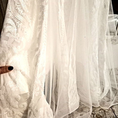 Mermaid wedding dress with thin straps, tulle and sewn sequins, like new