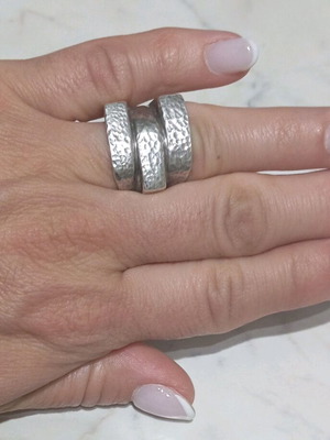 Asymmetric hammered 925 silver ring like new, size 57