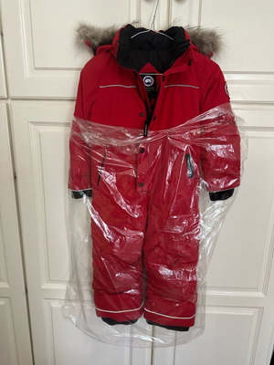 Canada Goose snow suit μεταχειρισμένη, μέγεθος 4-5