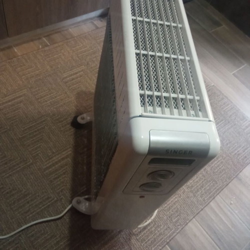 Singer halogen heater like new