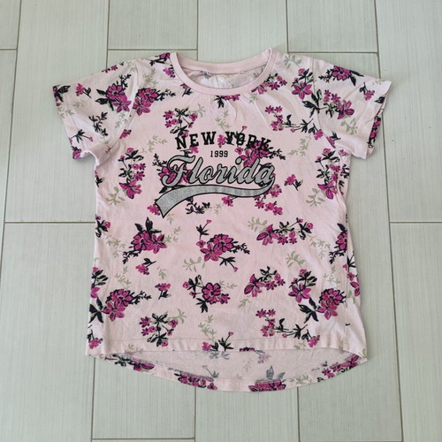 T-shirts for girls size 12/14 like new, colorful, set of 7