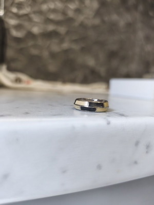 Ring with patterns used, silver color
